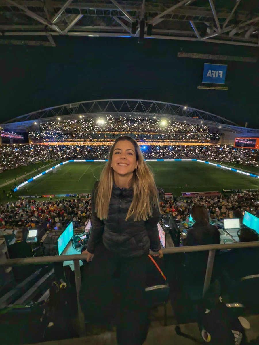 Mais uma final de Copa do Mundo 🥲♥️

Feliz demais e pronta pra próxima, quer dizer, deixa eu recuperar a voz e a saúde primeiro kkkkk