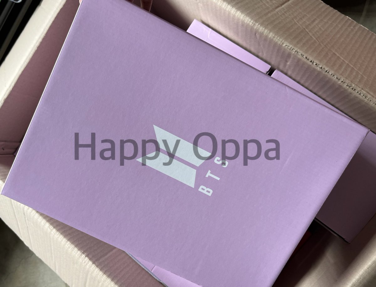HappyOppaPH's tweet photo. [ONHAND]

- BTS Merch Box 7
- BTS Merch Box 10

Price: 3500 + LSF

1 each available

MOD: GGX, SDD
MOP: BPI, GCASH https://t.co/FZqQfHBnBX