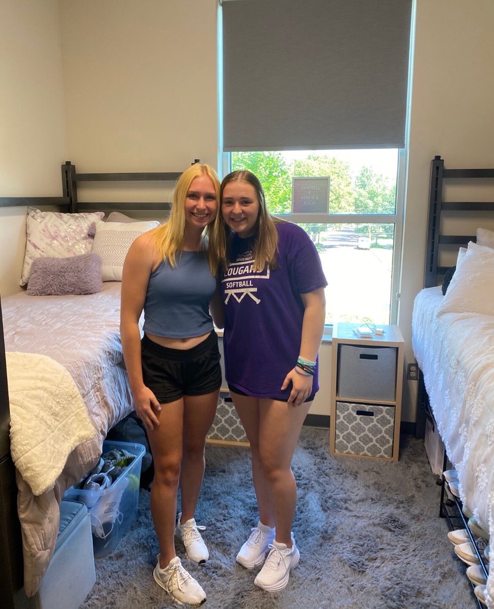 merepetrick's tweet photo. I spy some @USFCougarsSB players on campus!!  Have a great fall ladies and reply with some more first day photos!! 💜 excited to meet everyone and see you all on the field! @CampbellPetrick https://t.co/IPgP3daioJ