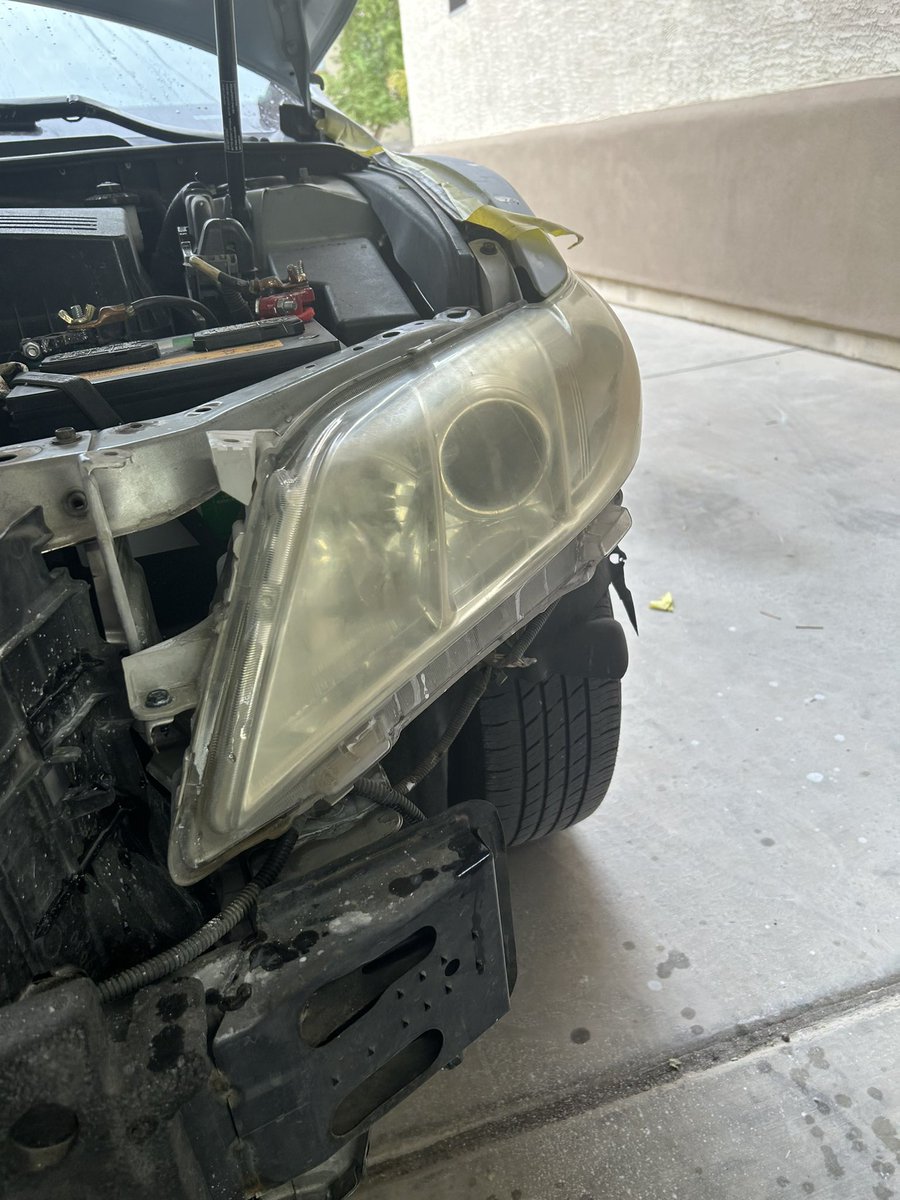 THYGOAT's tweet photo. HML for professional head light restoration, best price in phx 🔌 https://t.co/aPr0Lz5F8d