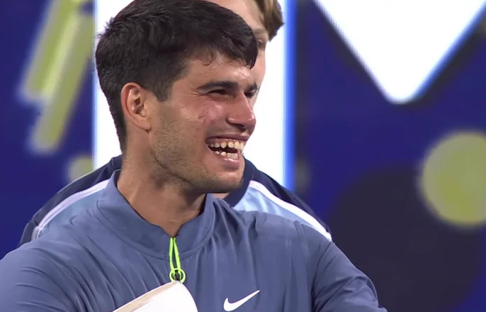 Novak Djokovic, a Alcaraz.

"Tío, no te rindes nunca, ¿eh? Jesucristo. Los españoles nunca mueren. Esto me suena de haberlo vivido ya".