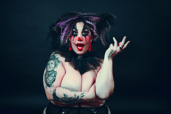 Last hours of 60% off!! And I ain't joking. #bbw https://t.co/jRXYrj4har https://t.co/feaVYqam6t<a href="/tag/bbw"class="tags">#bbw</a>