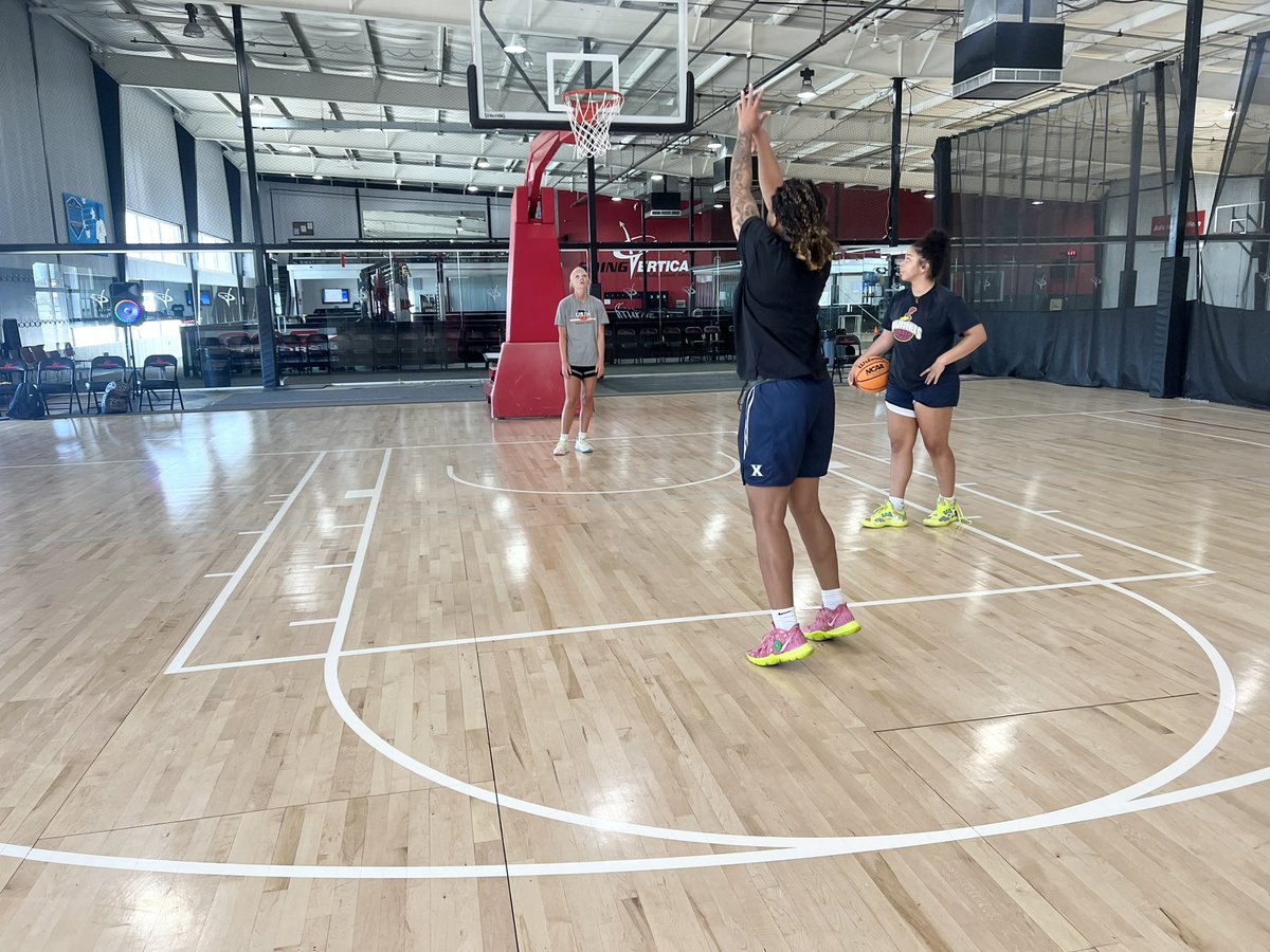 gvbacademy's tweet photo. Best of luck to @_nayatheplaya_ as she heads back to @XavierWBB. Fully healthy and ready to go. Another big time player ready to make an impact. Take care of biz! #Family 🏀🙏 https://t.co/eQiBTFW3Td