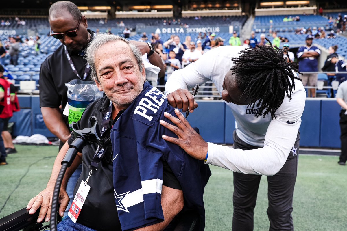 dallascowboys's tweet photo. Michael Gallup 🤝 Michael Gallup

Meet Michael Gallup, a lifelong #DallasCowboys fan from the Pacific Northwest. On top of seeing the Cowboys play in person for the first time yesterday, Michael got to meet our guy and his name twin, @michael13gallup! 

Thanks to the @SalvationArmyNW and @salvationarmyus, this special member of #CowboysNation will be receiving an apartment in the next two weeks! 

#CowboysintheCommunity
#DALvsSEA