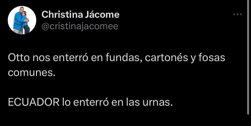 abdalabucaram's tweet photo. Brillante !!!! Otto nos enterró en fundas, cartones y fosas comunes. ECUADOR LO ENTERRÓ EN LAS URNAS... https://t.co/xnsoTQ6wZx