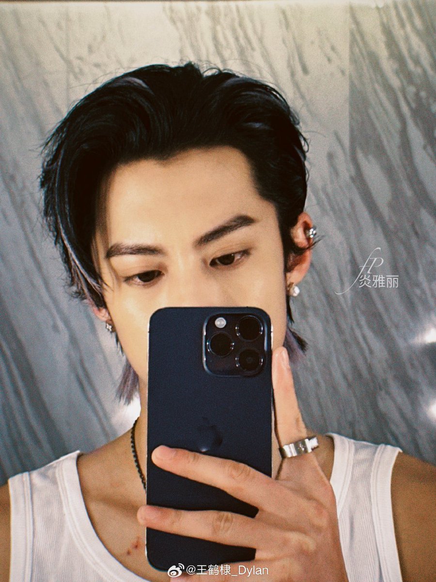 of course had fun, we love seeing you Xiao Wang 💜 
•••••••••••••••••••••••••••••••••••••••••••••••••••••••••••••••• 
#王鹤棣 #dylanwang #wanghedi #wanghedi1220dylan  ∞