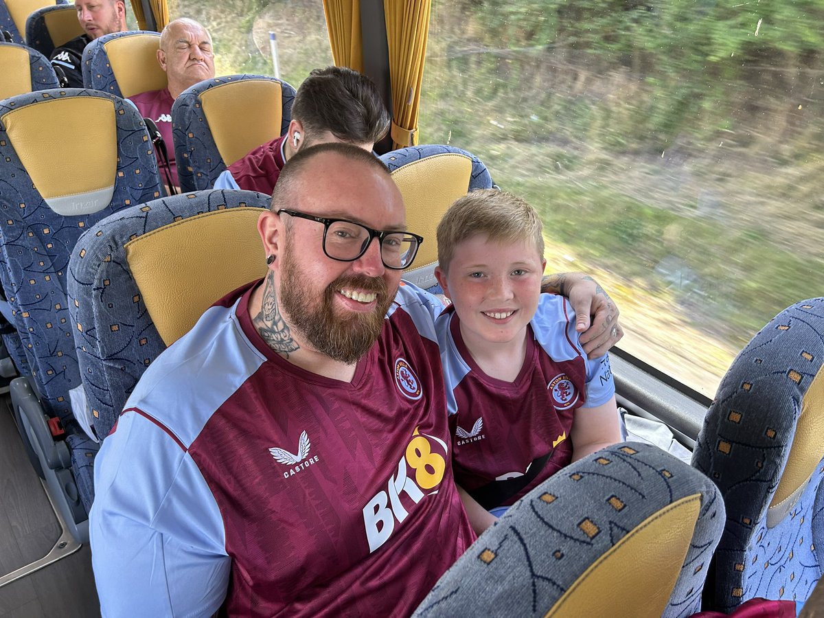 AviscSolent's tweet photo. Great trip up to the Villa yesterday with the @AviscSolent and what a wonderful performance by the mighty Villa!
@danbardell @AVFCOfficial @Holy_Trinity_AV @PunjabiVillans @AVFC1874ca #AVFC #UTV @AVWFCOfficial https://t.co/00xqZe1Ssm