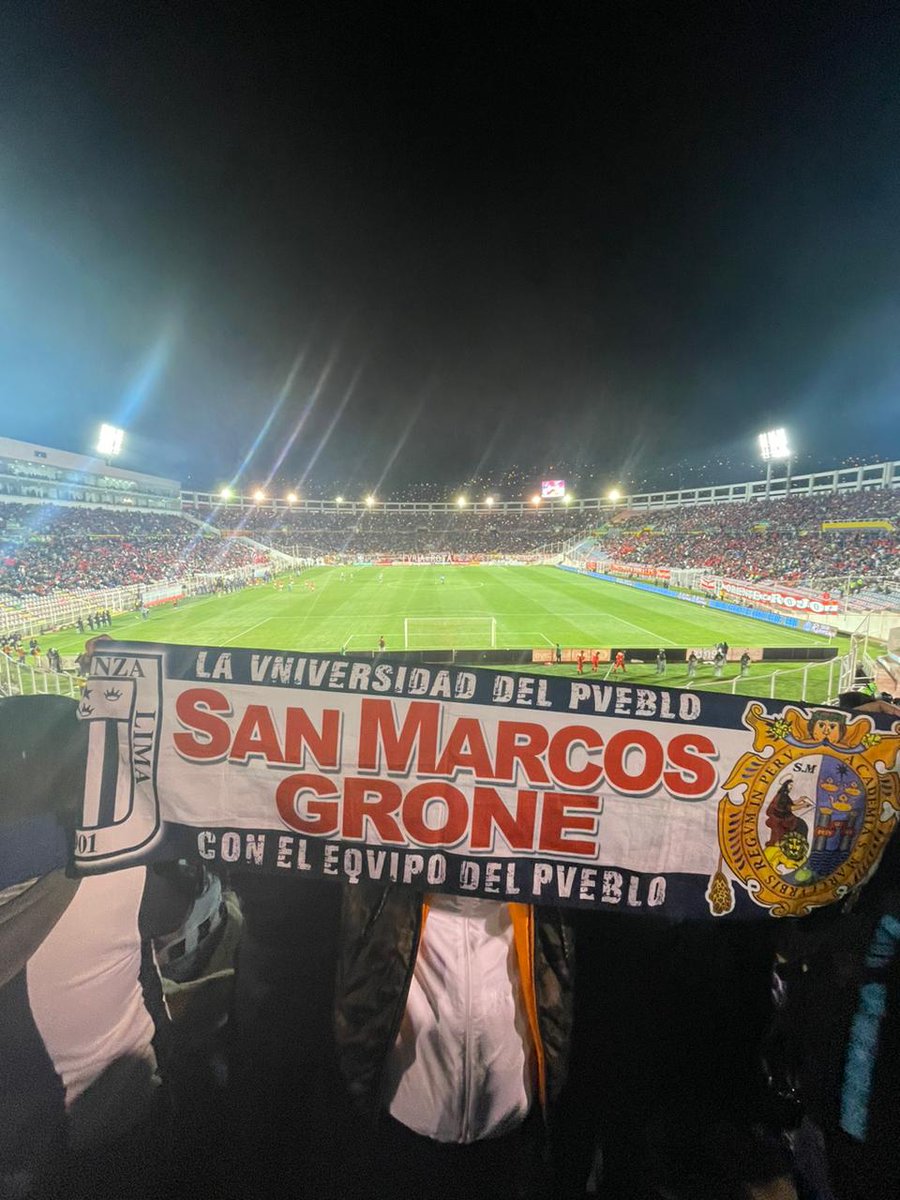 Lamentablemente por las bajas en el equipo:El empate en Cusco es un buen negocio.
¿A qué se debe tantas lesiones?
¿Por qué no entra Goicochea?
¿Hora de pensar en los play offs?
Ya vamos a entrar al noveno mes del año y no tenemos equipo fijo.
Vamos paso a paso.
Nos vemos en Svr