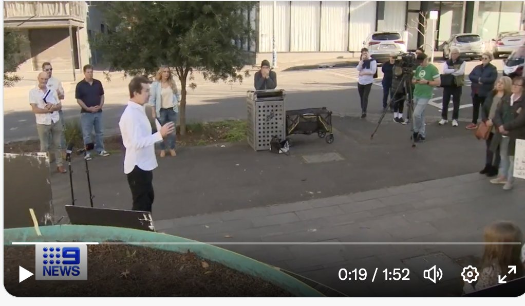 If you live in City of Yarra, put Stephen Jolly last. On every issue he sides with the NIMBYs and against the people of Yarra. 

(pictured: Jolly with campaigners against a sobering up centre in Collingwood)