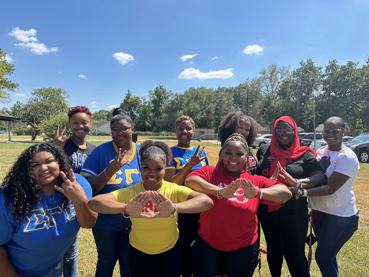Self Care Day at Harmony Care Group was a success! We provided manicures, pedicures, and facials to the residents. We enjoyed spending time with and pampering you all ❤️ 

An additional thanks to Mu Epsilon for the opportunity to help! ❤️💙