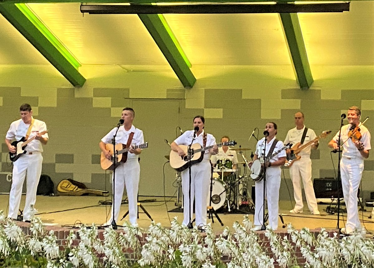 The U.S. Navy Band Country Current performs during the final show of the Town's Summer Concert Series on Sunday, August 20 in Shamrock Park. Thanks to everyone who helped us make this such a great series, and we hope to see you next summer! #navyband #belairmd