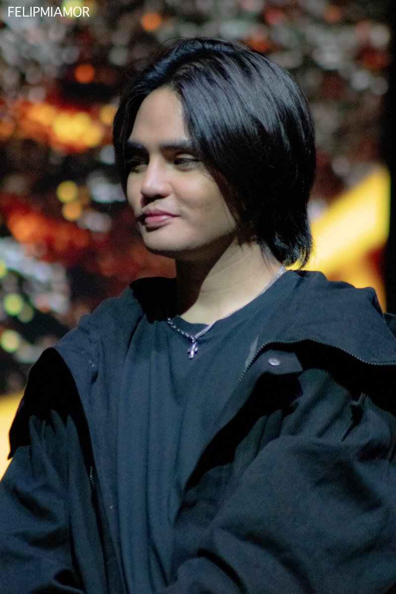 minortizism_'s tweet photo. I didnt get the chance to see his "Sejun" era way way back. Kaya ang saya saya ng puso ko na makita itong pictures na toh!!

Sejun or Pablo he's still my first love in SB19!!🥺😭🖤🖤

#PAGTATAGWorldTour   
@SB19Official #SB19
#SB19_PABLO @imszmc
#PAGTATAGWorldTourEdmonton https://t.co/T3vzsPDeQP