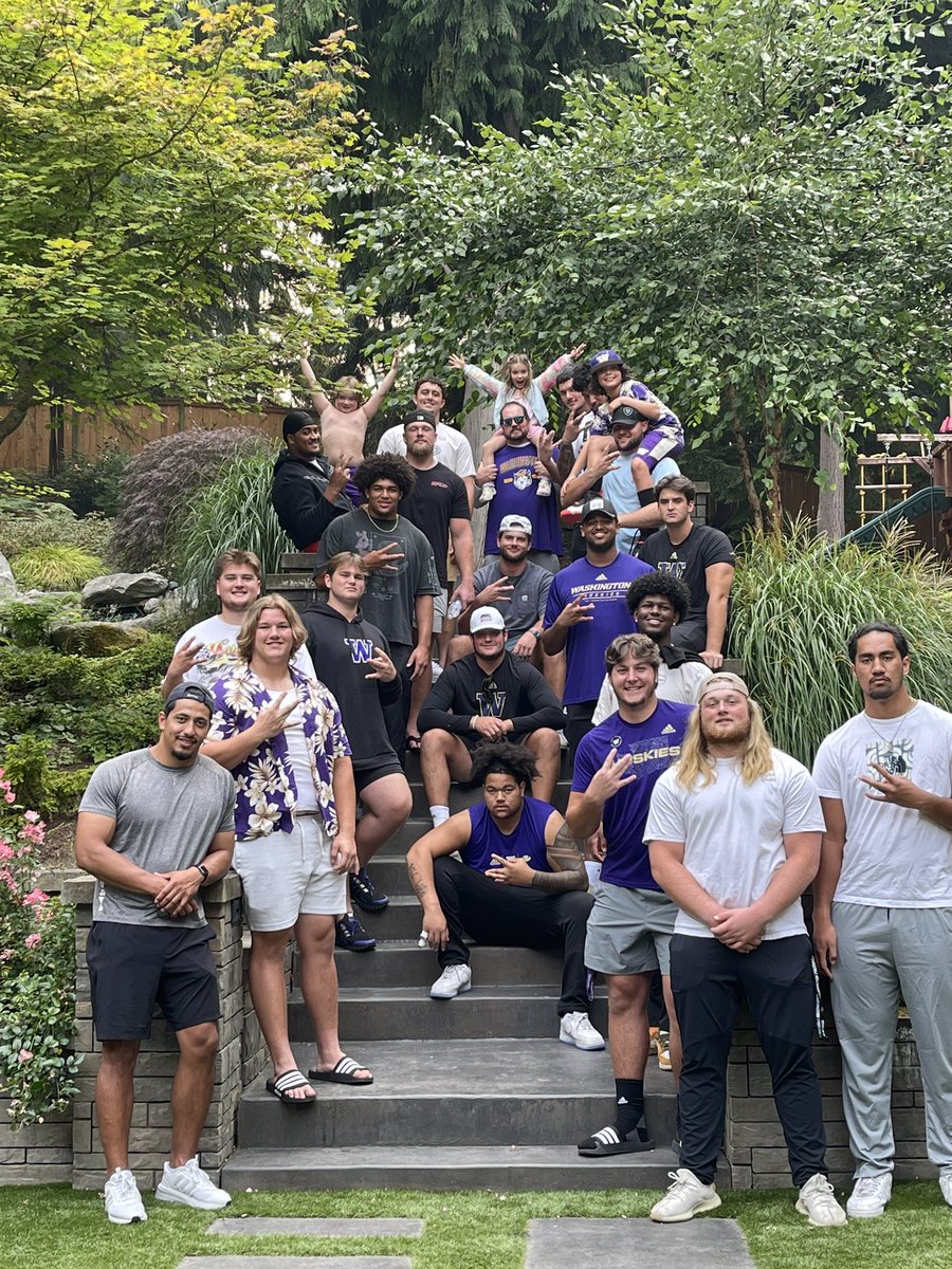 DAWGS…Trench Dawgs 🤘⚡️