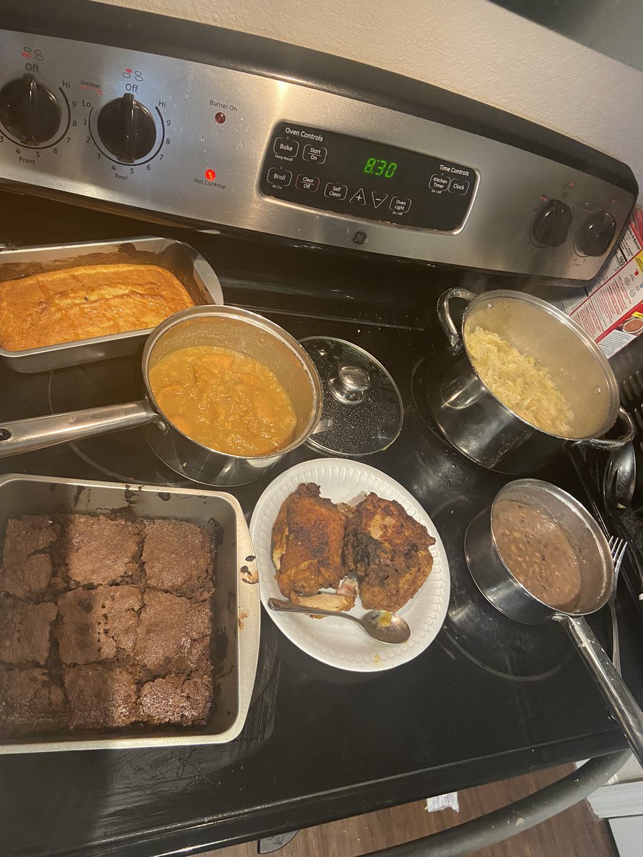 MortyDaGoat's tweet photo. Ya boy can definitely throw down! #southerncook #The #Itis #Sunday #Dinner https://t.co/nzStp9S40f