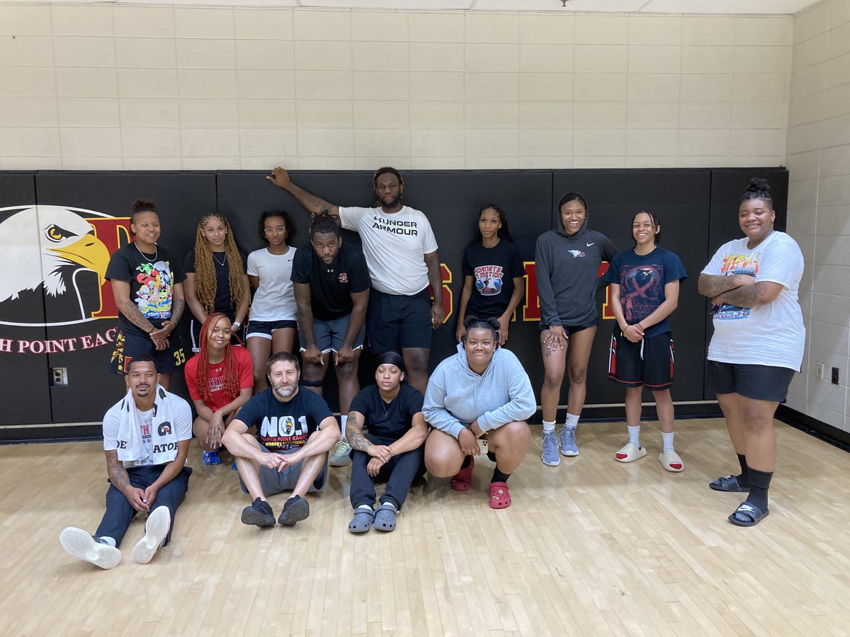 NPHSwomenshoops tweet picture