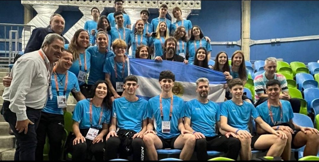 FADEarg's tweet photo. La delegación Argentina, dijo presente, junto a la Cónsul🇦🇷 @anasarra, en la Ceremonia de apertura de la #Gymnasiada2023 U15 en Río de Janeiro, Brasil🇧🇷2023.
@lpetrynka @ISFsports @ines_arrondo @danielscioli @HoraFilho @Leot14 @ARGenRIOyES
🇦🇷Vamos Argentina🇦🇷
👉Deporte Escolar ❤️ https://t.co/LD0TpxTAOR