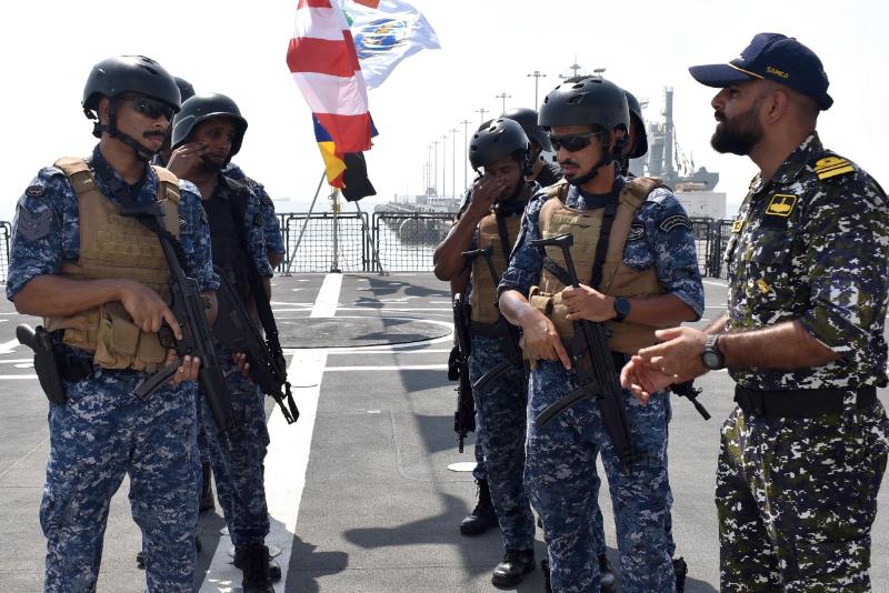 indiannavy's tweet image. RBNF personnel visited #IndianNavy ships &amp;amp; were briefed on NBCD &amp;amp; VBSS procedures incl interrogation, approach, various types of threats &amp;amp; neutralisation of threat.
Coordination meeting for #MPX b/n the Ops teams of both Navies held onboard #INSVisakhapatnam

@IN_WNC @BDF_Bahrain