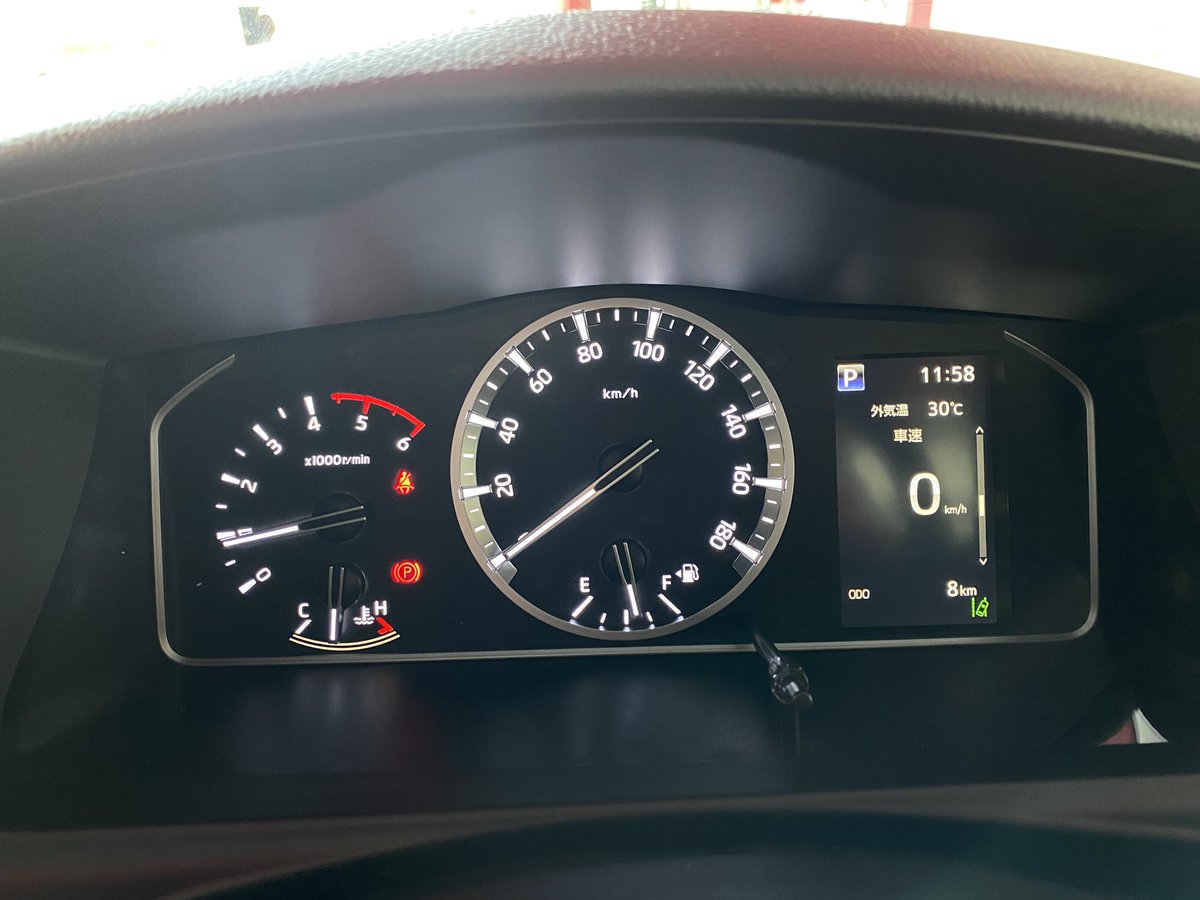 0613Katosyou's tweet photo. ハイエース！！ディーゼル四駆！！
新車はクリップ割れない👌
セリカとハイエース二台体制になりました！
もちろんセリカがメインカー��！ https://t.co/3MhDPJnzOi
