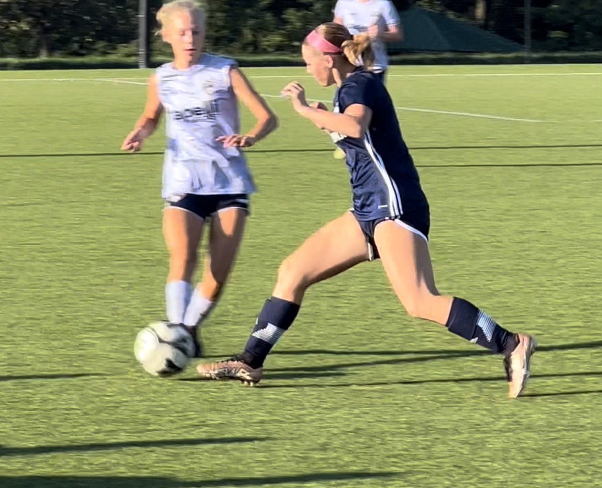 p_coleman24's tweet image. Kansas City was melting but the heat didn’t stop this young lady… Madi helped her team to an undefeated weekend with no goals allowed to bring home the Championship!! #FallKickOff #Champions