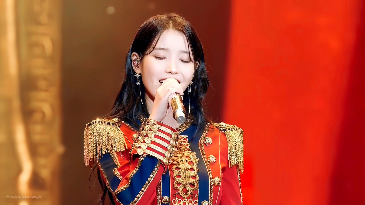 iuaenapieces's tweet photo. she will be my queen forever https://t.co/Y92pqjBjvo