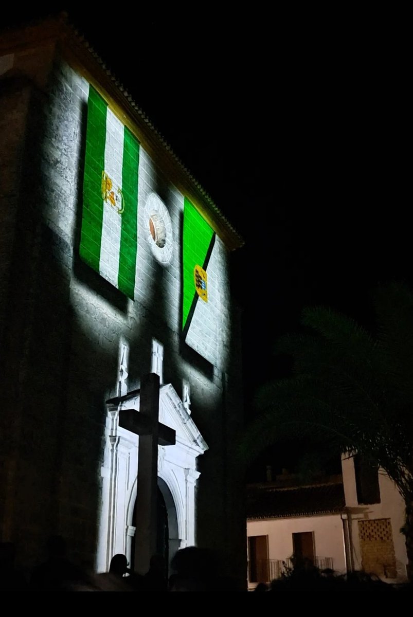 El piropo más bonito que me han dicho nunca es: 
" Tú es que eres muy de Pedrera " 
Y cómo no serlo Dios mío? 💚🖤