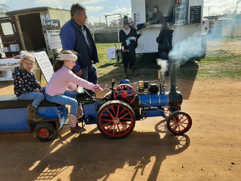 CappsControl's tweet photo. So much fun at #Trangine Truck show! Call us for tipper remotes
#AussieSpirit #wirelessremotehoistcontrols
#remotegraindoor
#tipperremote
#hydraulictipperemotes #supportsmallbusinessowners #truckies #farmers #agriculture
#farmingequipment #tipperremotes #wirelessremotes https://t.co/4wLWmuhtsU