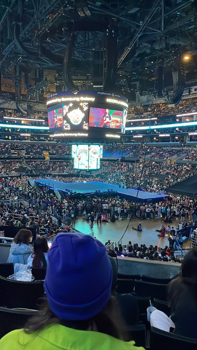 honeysdimpless's tweet photo. LETS GOOOO #kconday3 https://t.co/6eGLYyvrr9