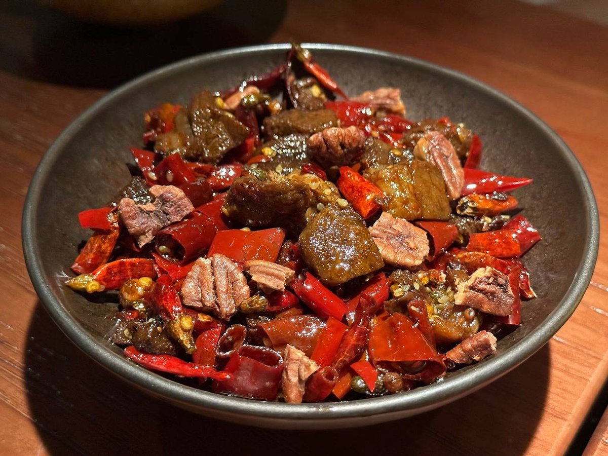 Ruby12325's tweet photo. Weekend dinner, enjoy with good friends  #wine  #beef #dinner https://t.co/Fh5wjf5Geg
