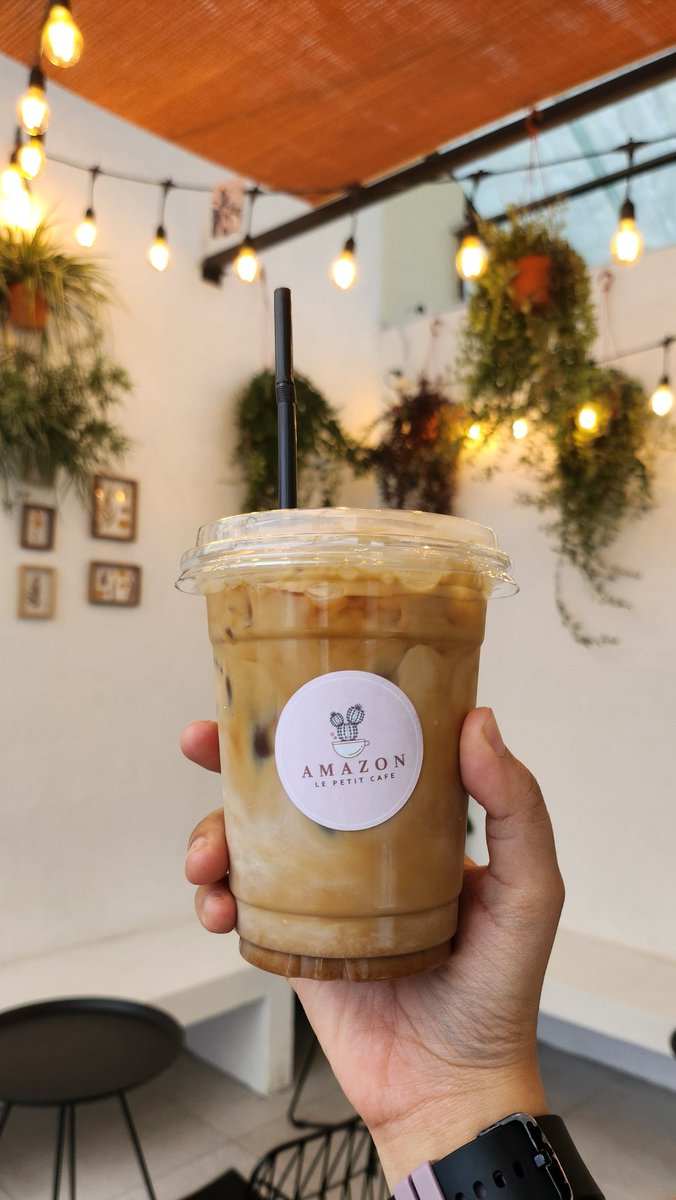a_syifa19's tweet photo. Their Caramel Latte was so good 10/10🤌✨️

The coffee taste a bit strong for me but the sweetness of caramel complement everything❤️

P/s this cafe is located inside Agro  Market Cameron

📍Amazon Le Petit 
Cameron Highland Pahang

@iwanqais @ngopiss @petakopi_my @mengetehh https://t.co/MVfMmstoWX