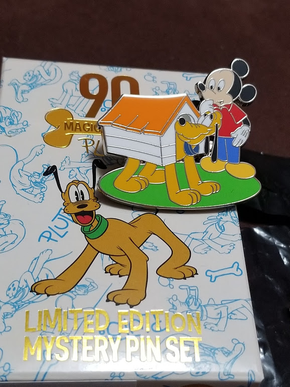 RT @TeriE: LIMITED ED ~ #MickeyandPluto Doghouse DISNEY PIN #90th Anniv Limited Ed LE1000 #MysteryPin #BlindBox #disneypinsforsale #disneypins #Pluto #Doghouse #MickeyMouse #MickeyPins #Disneytradingpins #disneyparks #disneygifts #disneymysterypins …