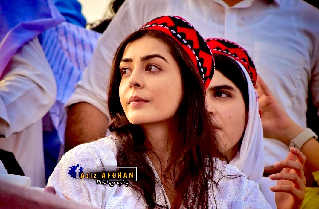 MeErYaHya6's tweet photo. The illegal detention of a lawyer the human rights advocate @ImaanZHazir is highly condemnable but the fate of all the courageous people is well said by Jean Paul Sartre better to die on one’s feet than to live on one’s knees,more power to you.
#ReleaseImaanMazari https://t.co/e81B6nltjZ