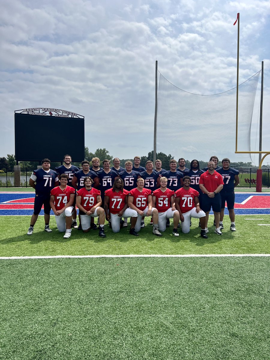 This is a special group of Men! The 2023 SVSU OL! 🔴🔵 #EarnIt