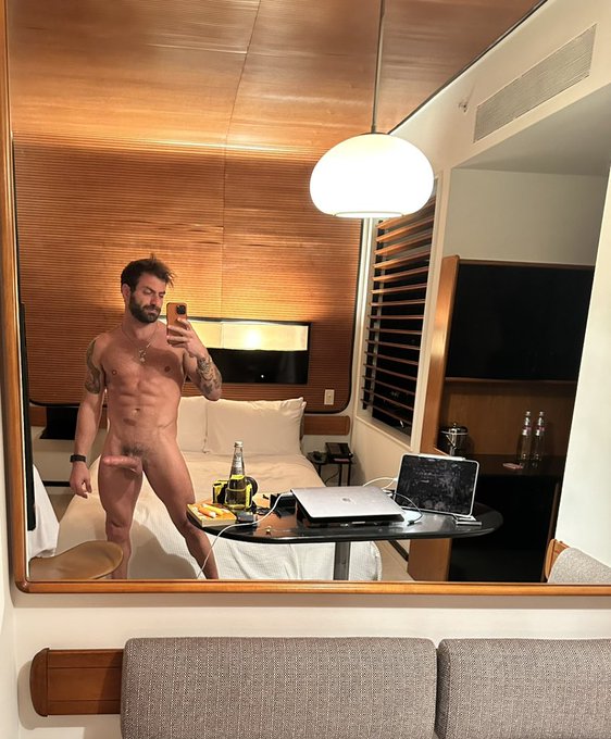 Jason Moody - What are you up to? 😈 https://t.co/oHUIKpV3EI