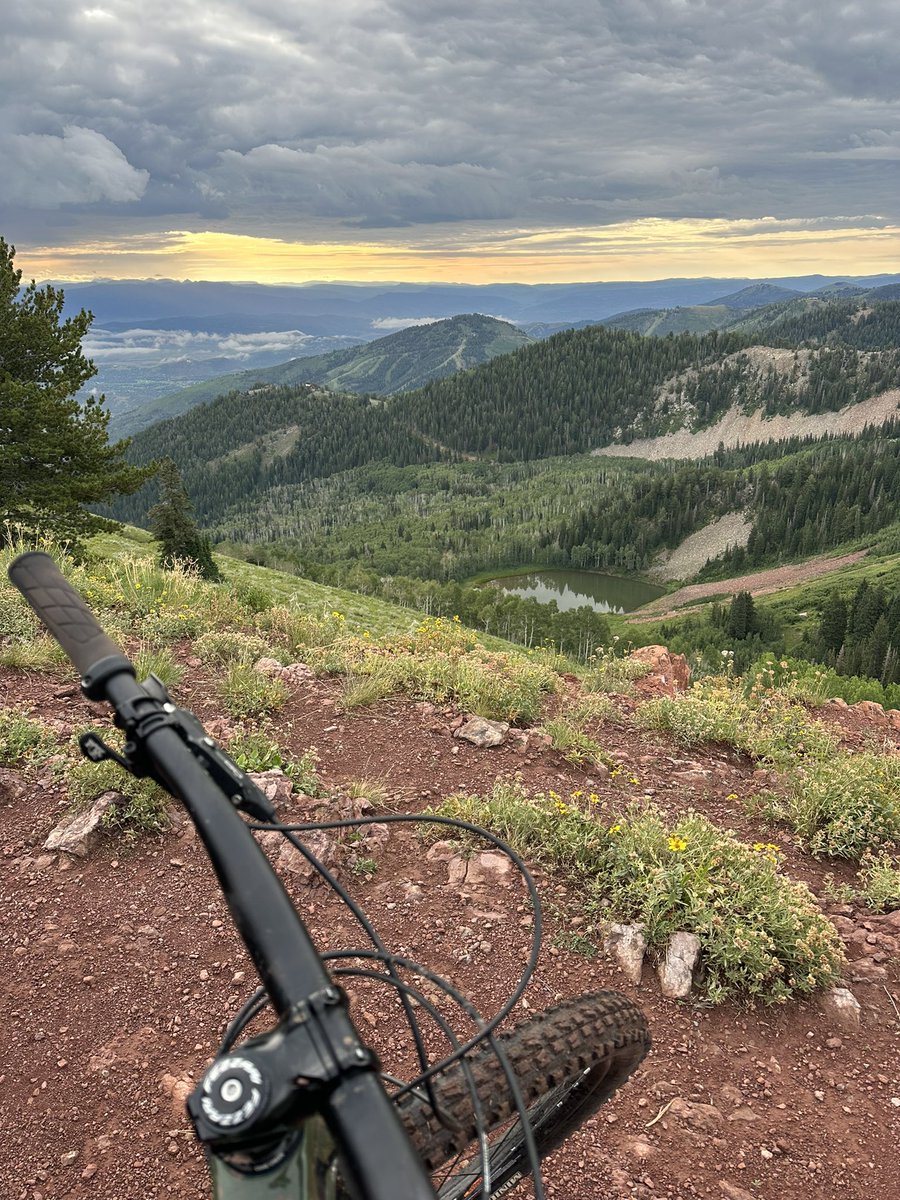 Slcpaintguy's tweet photo. SLC Crest trail 1.2. with the Delano Peak. @Fezzari #mtnbike #fullsend https://t.co/dsCjuhD7JR