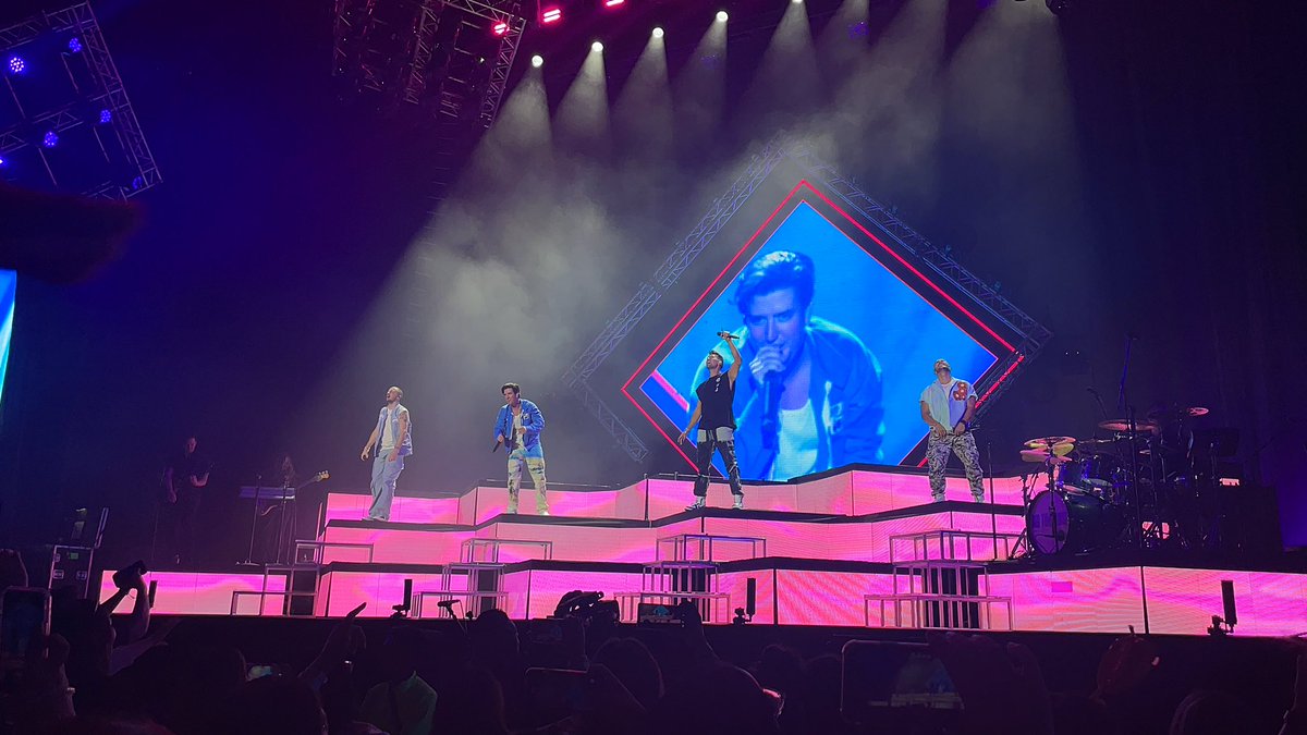 AreVigoritto's tweet photo. ¿Cómo se supera la depresión post concierto? #CantGetEnoughTour #BTR https://t.co/w8px8XpbCG