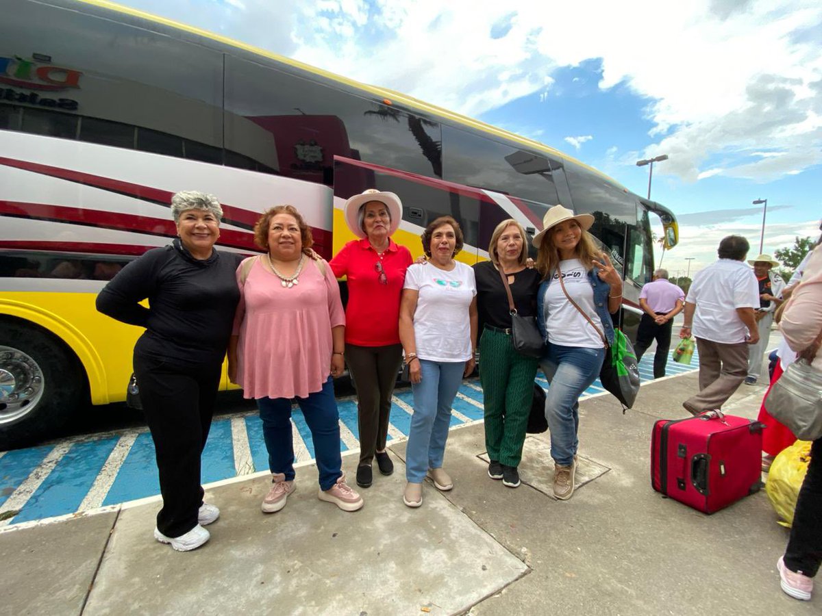 DIF_Saltillo's tweet photo. Despedimos a nuestros adultos mayores que van rumbo a Mazatlán 🌊 deseando todo lo mejor en este viaje". ¡Que lo disfruten!" #DIFSaltillo #DIFCoahuila https://t.co/d2cWWvgRBS