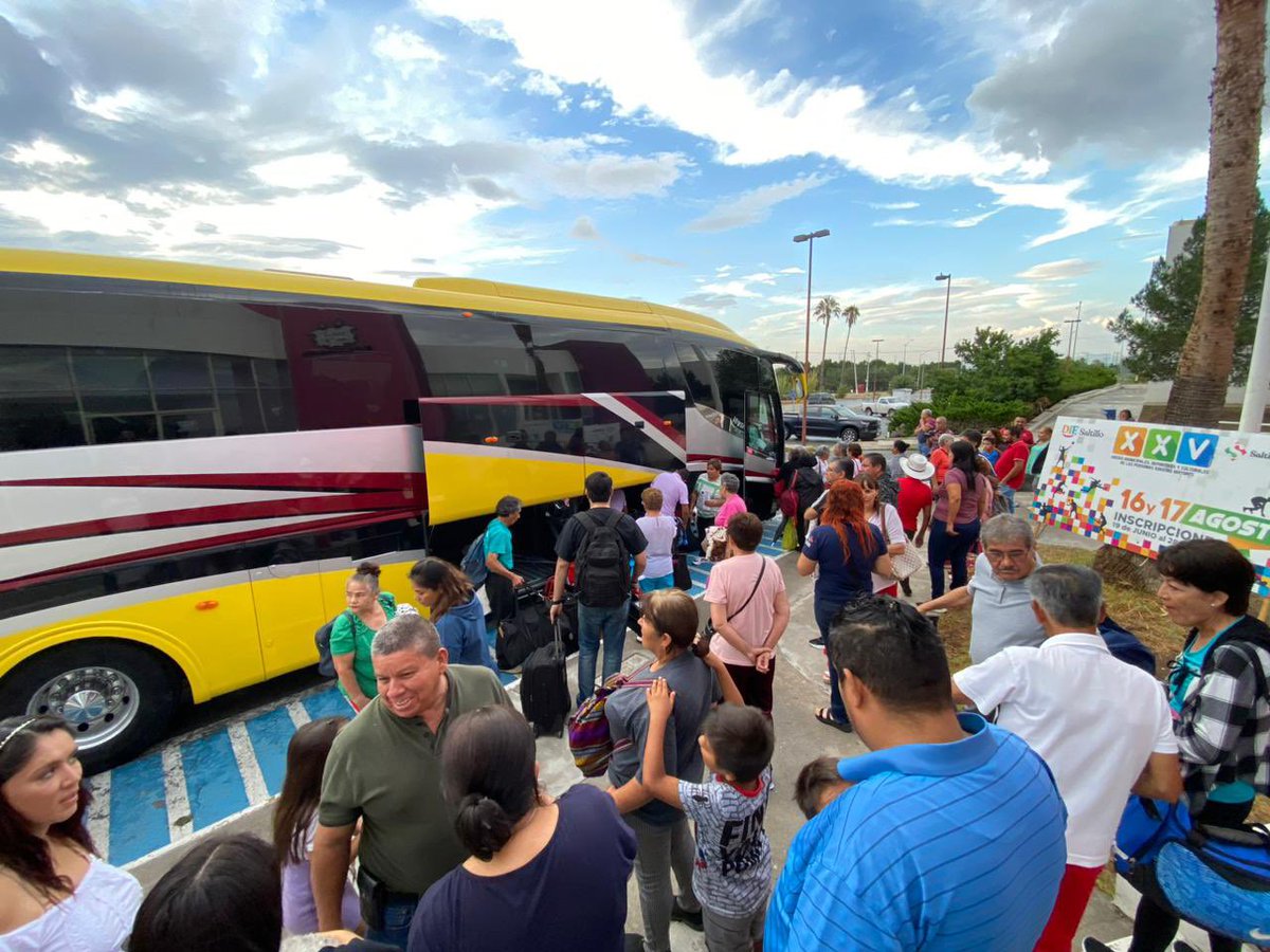 DIF_Saltillo's tweet photo. Despedimos a nuestros adultos mayores que van rumbo a Mazatlán 🌊 deseando todo lo mejor en este viaje". ¡Que lo disfruten!" #DIFSaltillo #DIFCoahuila https://t.co/d2cWWvgRBS