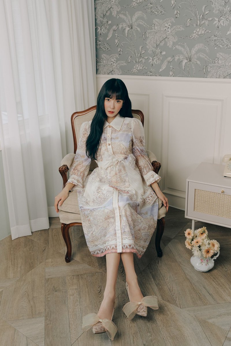SNSD_0805's tweet photo. 티파니영 샤틴 23FW 화보 https://t.co/ItExOySGnC
