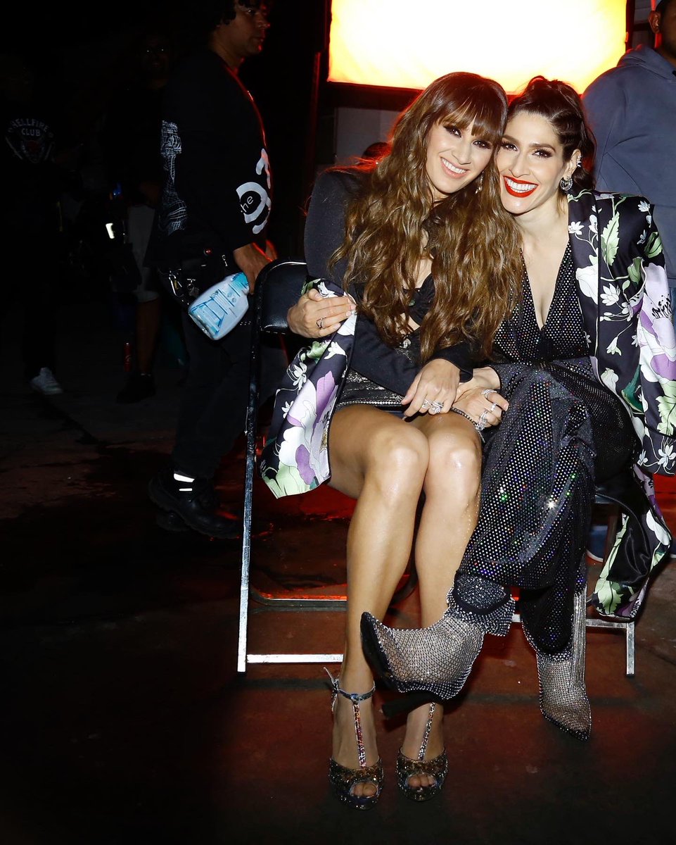 haashoficial's tweet photo. DATO CURIOSO de #TeAcuerdas : La noche que grabamos el video oficial 🎥 era #lunallena 🌑 ¡Se veía espectacular!
🎥💔▶️ https://t.co/wGTkfy1fe8 https://t.co/IvXBI9UbiQ