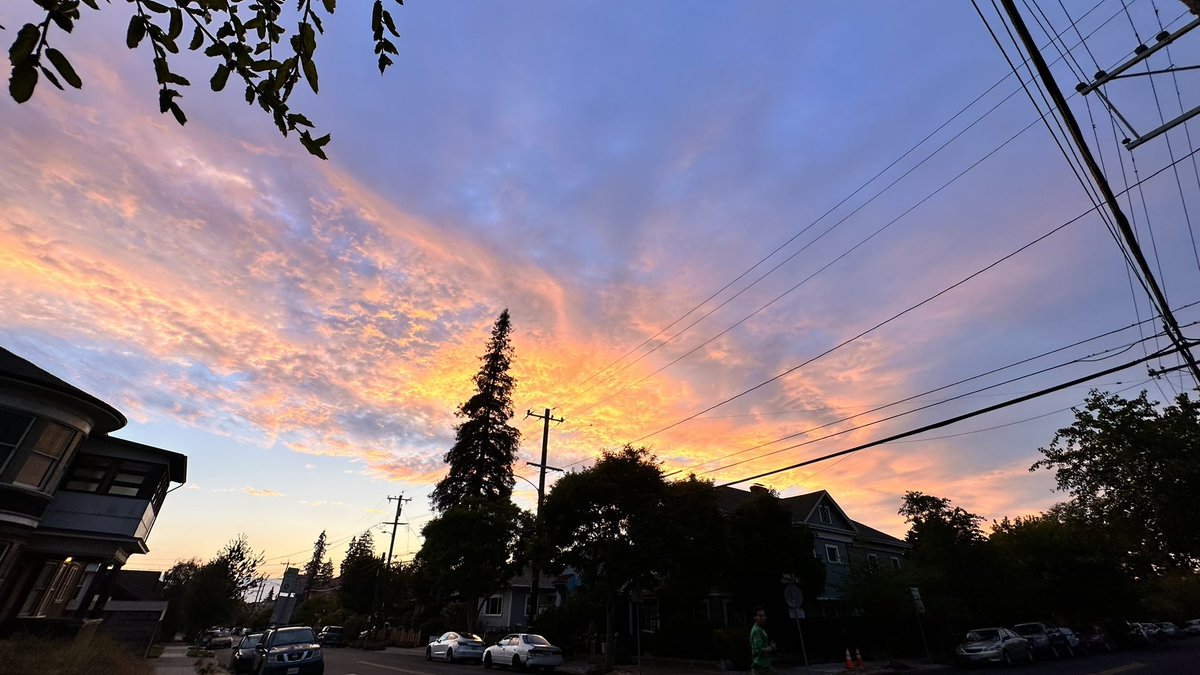 seanyodarouse's tweet photo. A #BeautifulBerkeley sunset https://t.co/9MUVfSejt6