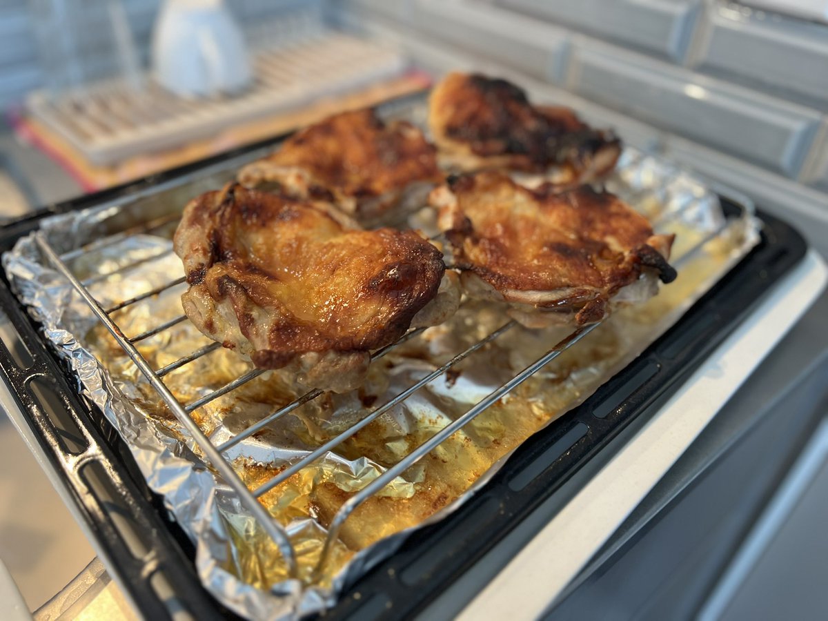 【本日のランチ】
鶏モモ肉 塩麹 グリル焼き

美味そー！！
楽しみ

チュリ店長ありがとう😊