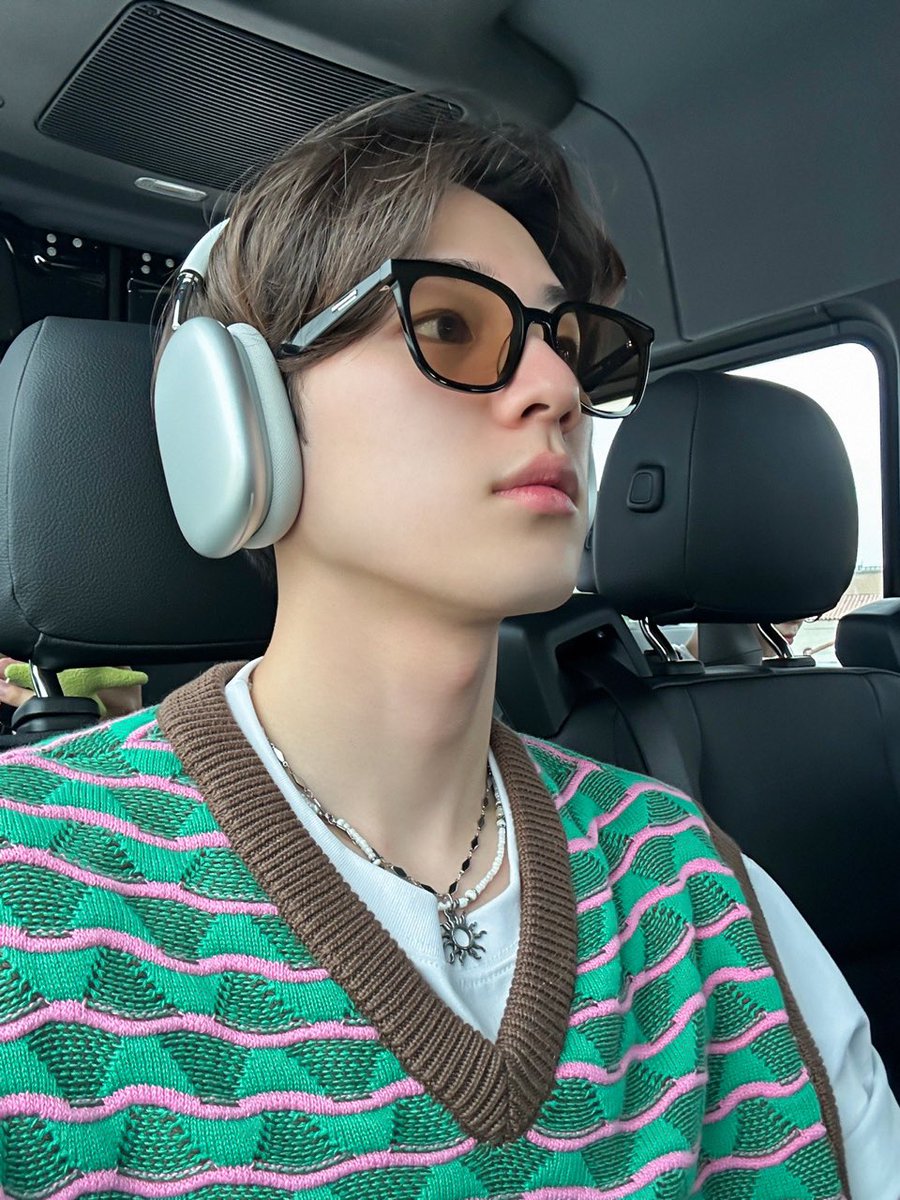 8TURN_official's tweet photo. [#윤성]
lala 🇺🇸💛

#8TURN #EIGHT_TURN #에잇턴 #YOONSUNG #UNCHARTED_DRIFT #언차티드_드리프트 #SKETCH #스케치 #EXCEL #엑셀 https://t.co/z6s8SZyY1S