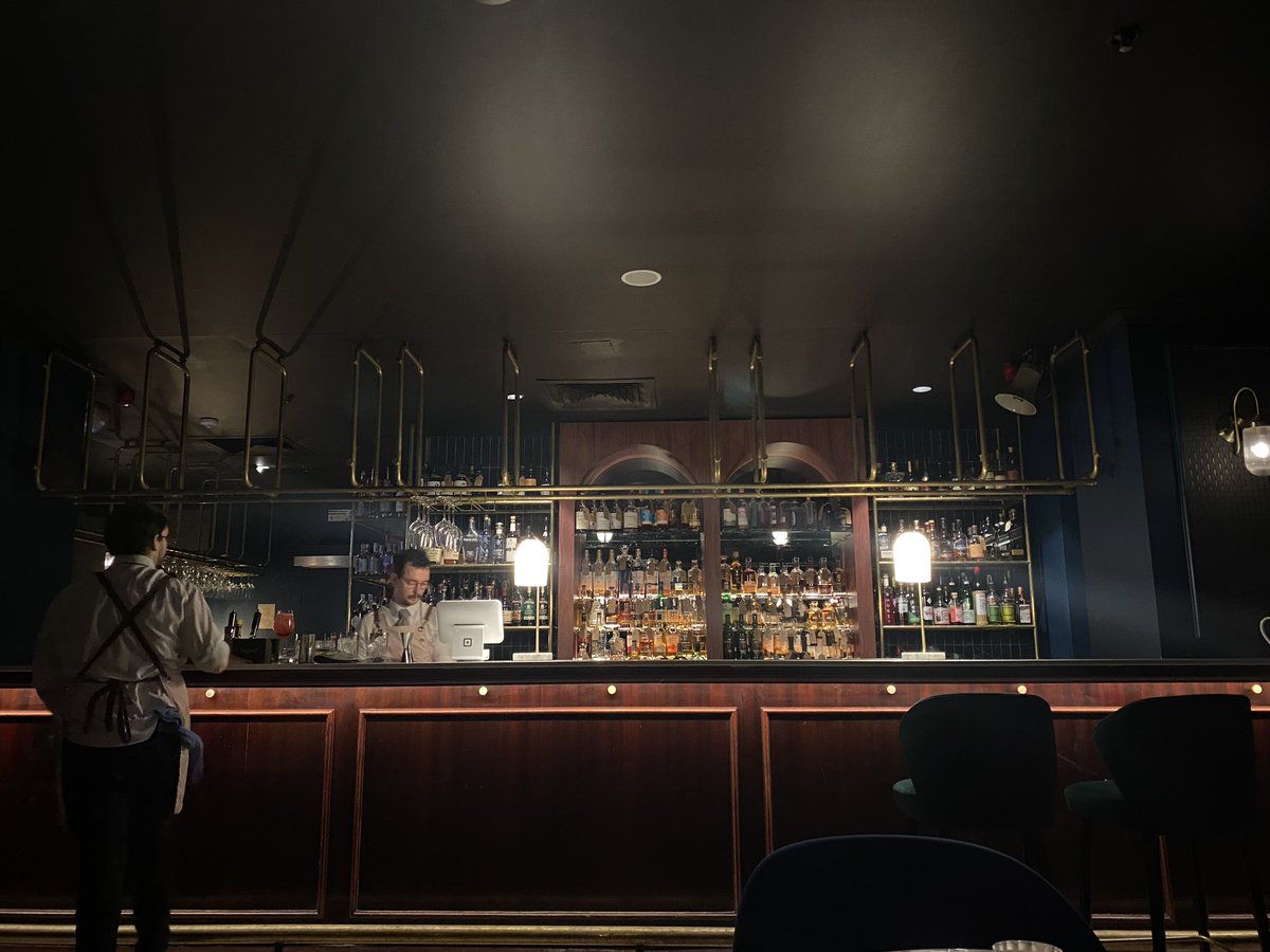 Junflair's tweet photo. I made cocktails at the best BAR in Darwin.🇦🇺

ダーウィンで1番のカクテルバーにて。

スタッフのみなさまありがとうございました🍸 https://t.co/NrXi8NoR52
