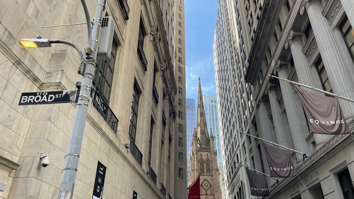 djhexum's tweet photo. @NYSE #BullOfWallStreet #NYC #NewYorkCity #Manhattan https://t.co/myhfO3Pslw