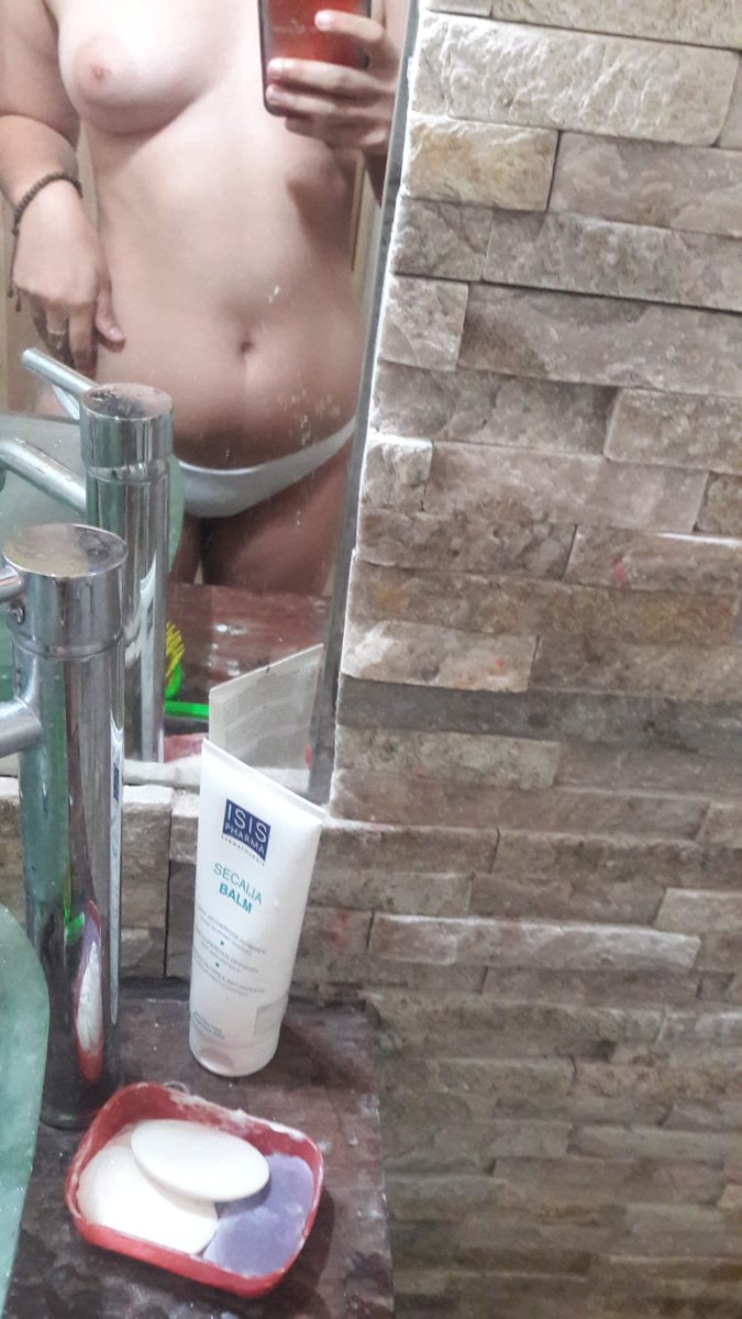 Sen2kbron23's tweet photo. mi putita preciosa siempre que me pide verga a gritos se la doy riquísimo premio que me envía por las buenas cogidas que le doy 😏🔥🥵🤤🤤 dice que le doy como le encanta 😈🥴💦💦 https://t.co/uCcefl0ZFA