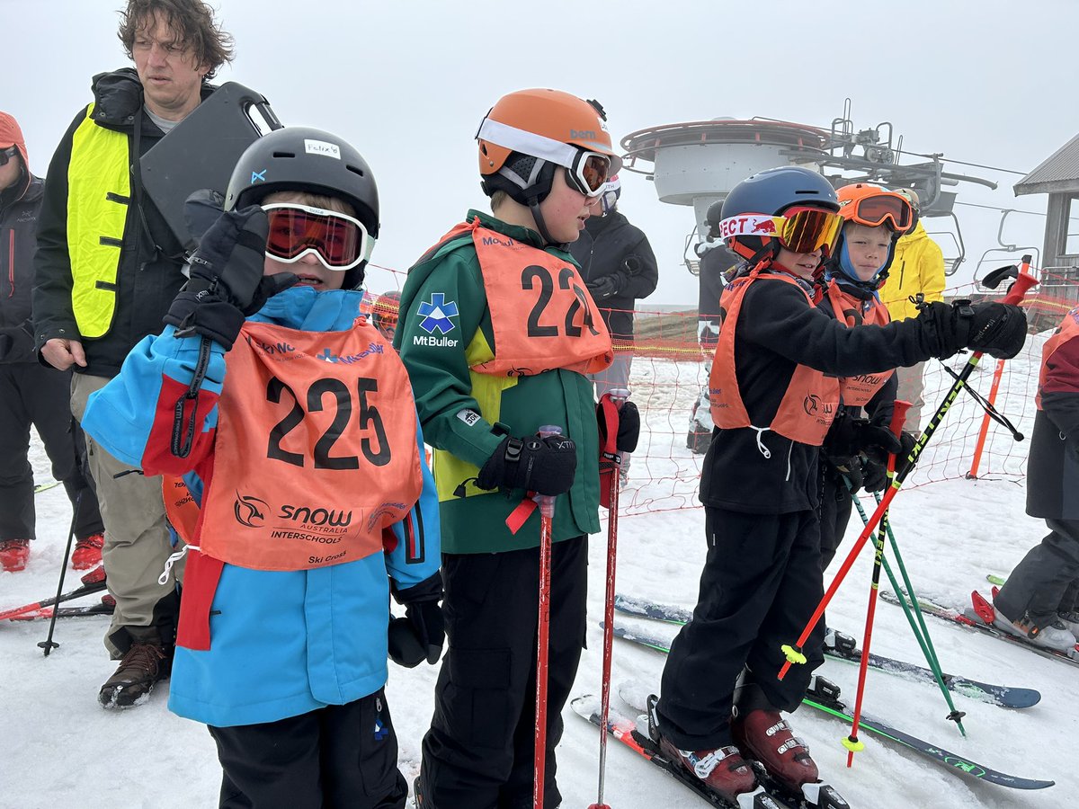 The 2023 Mogul Ski World Vic Internschools is underway! Good luck to all kids competing in the largest snowsports event in the southern hemisphere 🙌 @SnowAust