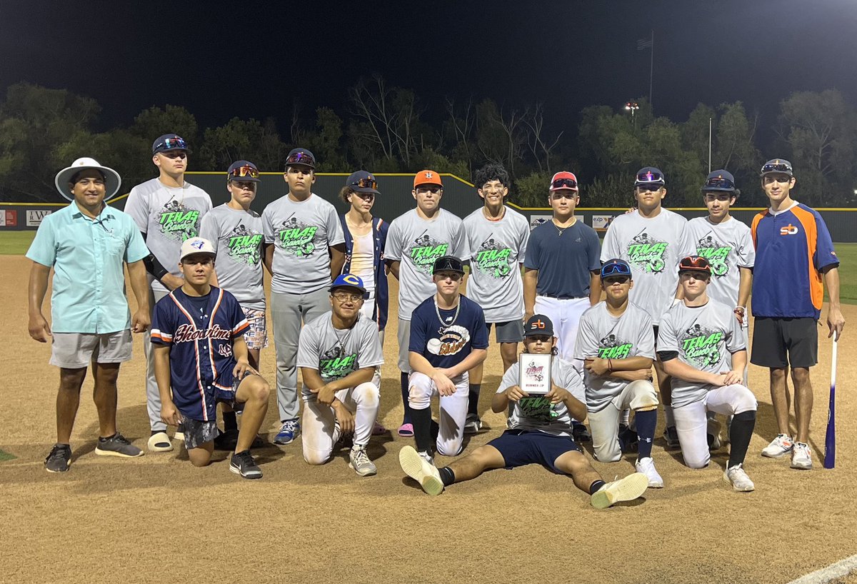 Great job to our 16U guys for going 4-1 this weekend! Not the outcome we hoped for, but that doesn’t take away how well they did! 
Great job players and coaches!!
#ForTheEast 🏆
