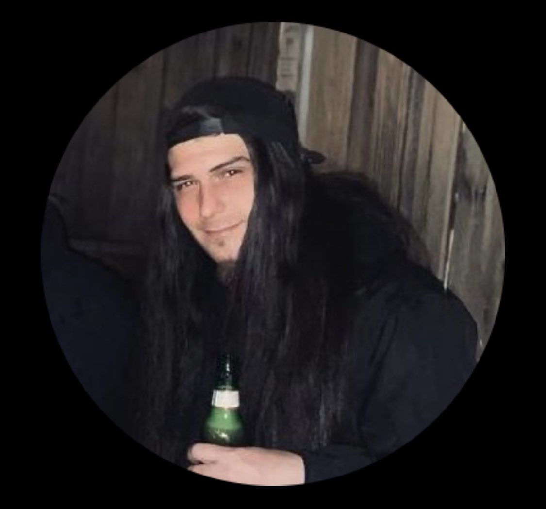 CfcBurner's tweet photo. @TheKraaagoth @LockTkoUp @___ideas___ @ClubSweatyass @BlackTopGunMav U look bitch made can’t say I’m surprised https://t.co/D9LdKPcPDa