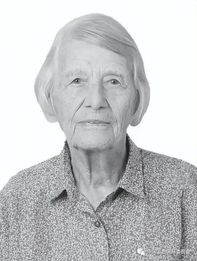 shanghaidaily's tweet photo. #IsabelCrook, recipient of the “PRC Friendship Medal,” has passed away at the age of 108. Over her 90+ years in #China, she witnessed the founding ceremony, documented numerous changes, and contributed to nurturing language talents. Farewell, Crook. https://t.co/BINFpR3M3J