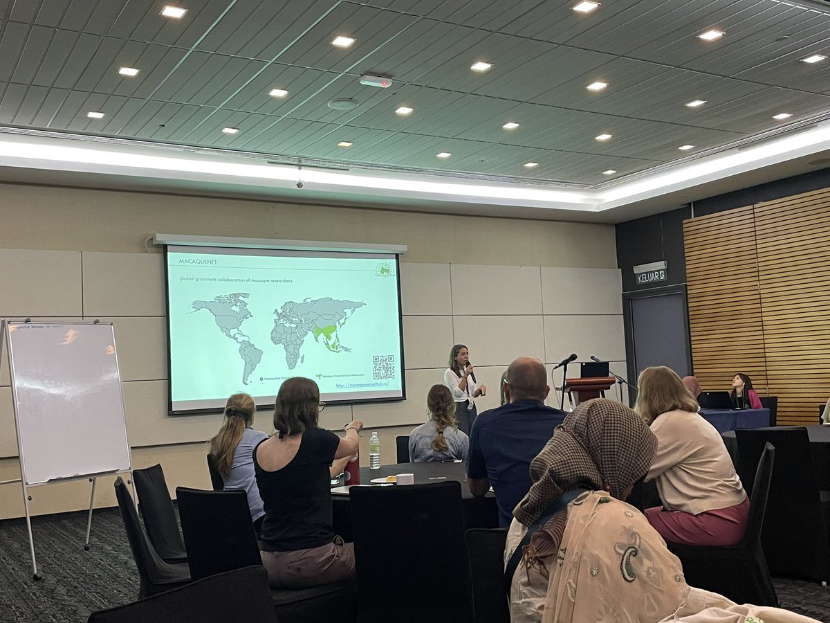 ethnoprimate's tweet photo. Happy human primate here 🙋🏻‍♀️cuz I’m in a room full of #macaque researchers - thanks to #MacaqueNet workshop at @IPSKuching &amp; @DeMoorDelphine @SkeltonMacaela @ljnbrent https://t.co/crQKPUrmDq